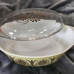 Vintage pyrex dish